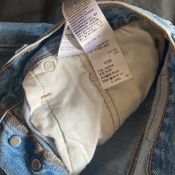 Levis Jean Shorts - Picture 6 of 6